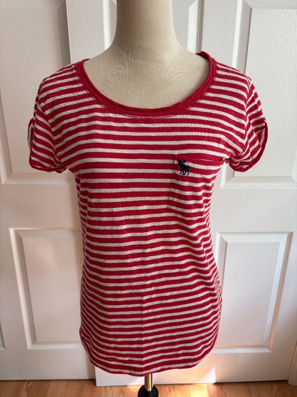 Abercrombie & Fitch Striped Red & White Pocket Tee-Size Medium